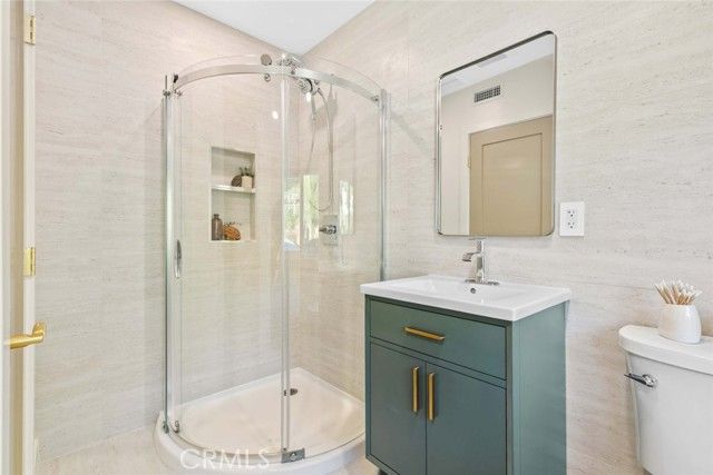 8372 Outland View Drive, Sun Valley (los Angeles), CA 91352