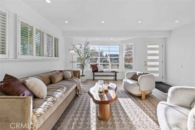 8372 Outland View Drive, Sun Valley (los Angeles), CA 91352