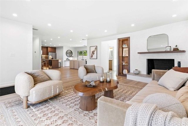 8372 Outland View Drive, Sun Valley (los Angeles), CA 91352