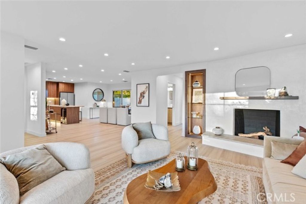 8372 Outland View Drive, Sun Valley (los Angeles), CA 91352