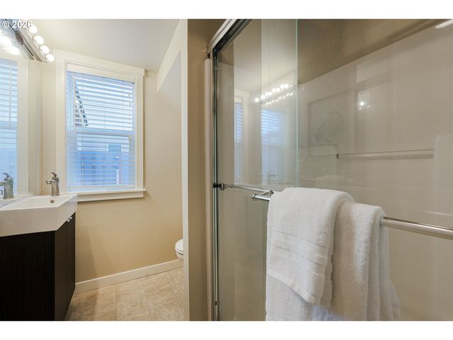 3705 Se 107TH Ave, Portland, OR 97266