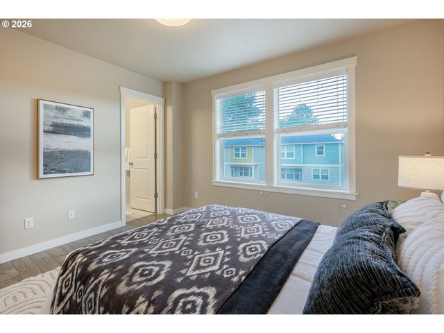 3705 Se 107TH Ave, Portland, OR 97266