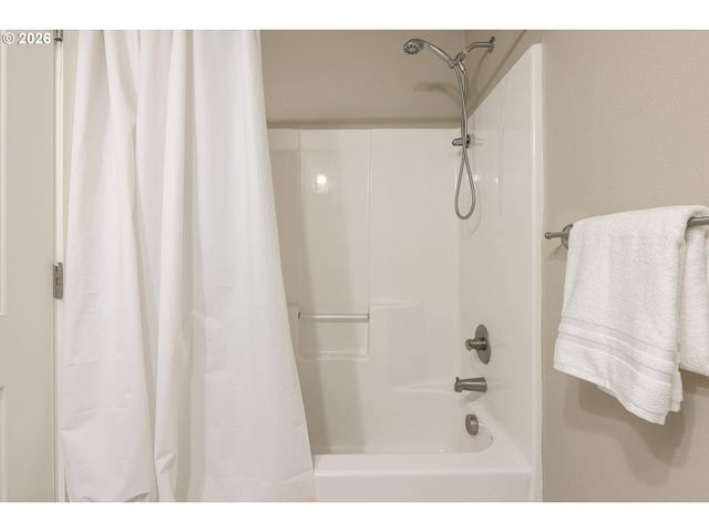 3705 Se 107TH Ave, Portland, OR 97266