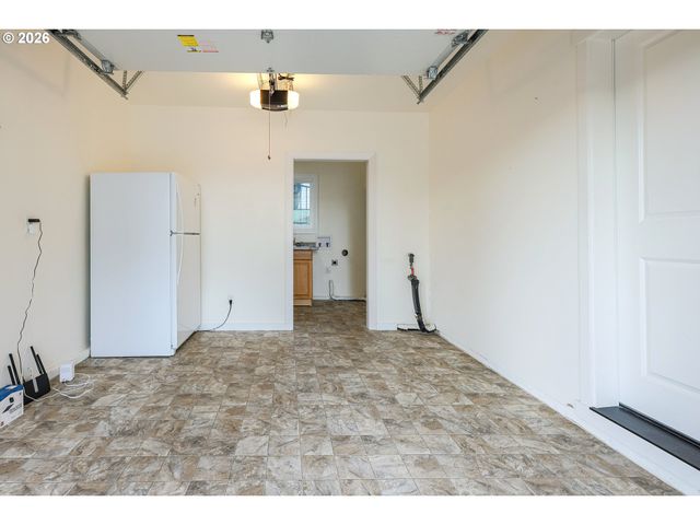 3705 Se 107TH Ave, Portland, OR 97266