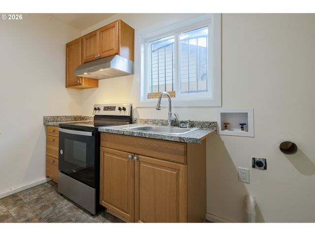 3705 Se 107TH Ave, Portland, OR 97266