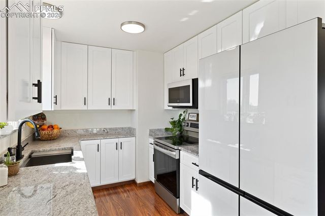 2105 Farnsworth Drive, Colorado Springs, CO 80916