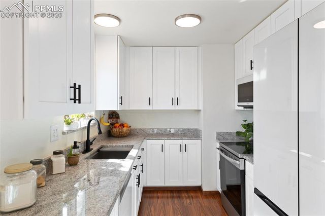 2105 Farnsworth Drive, Colorado Springs, CO 80916