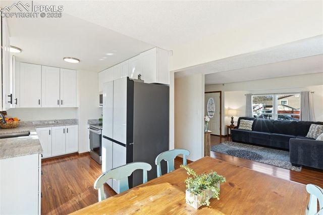 2105 Farnsworth Drive, Colorado Springs, CO 80916