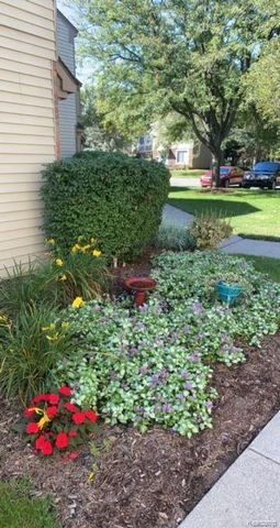 1567 STREAMWOOD Court 55, Rochester Hills, MI 48309