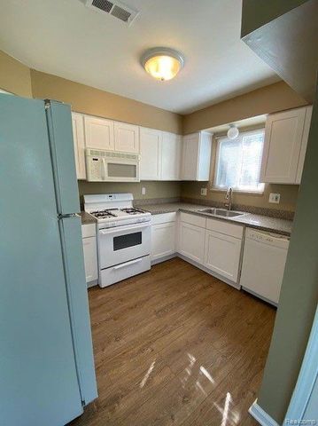 1567 STREAMWOOD Court 55, Rochester Hills, MI 48309