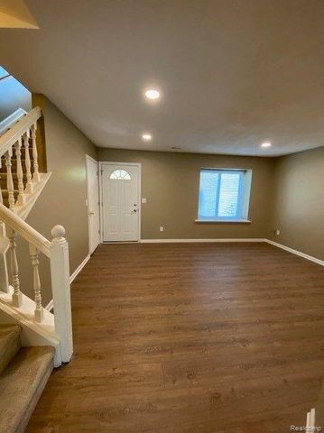 1567 STREAMWOOD Court 55, Rochester Hills, MI 48309