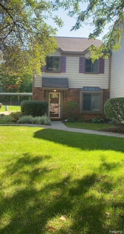 1567 STREAMWOOD Court 55, Rochester Hills, MI 48309