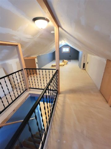 3905 Cambridge Street, Des Moines, IA 50313