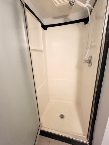 3905 Cambridge Street, Des Moines, IA 50313