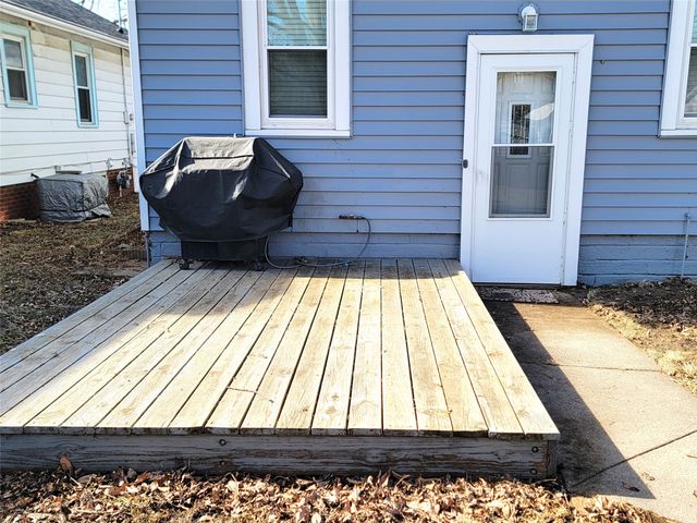 3905 Cambridge Street, Des Moines, IA 50313