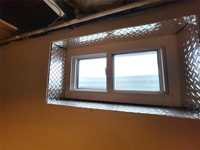 3905 Cambridge Street, Des Moines, IA 50313