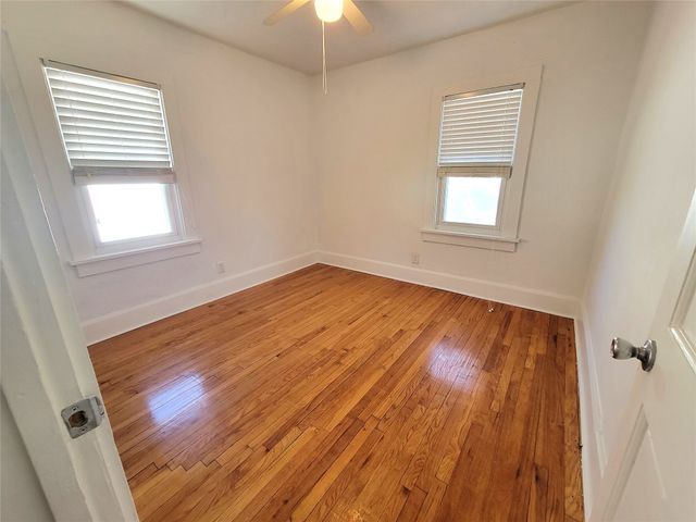 3905 Cambridge Street, Des Moines, IA 50313