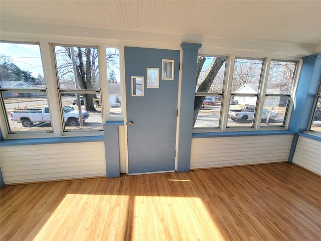 3905 Cambridge Street, Des Moines, IA 50313