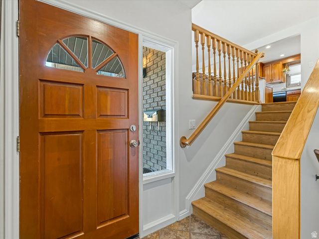 8698 S ALTA CANYON DR, Sandy, UT 84093