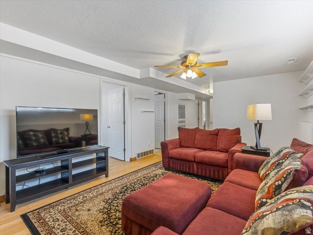 8698 S ALTA CANYON DR, Sandy, UT 84093