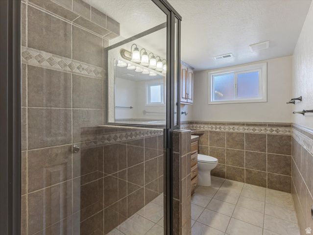 8698 S ALTA CANYON DR, Sandy, UT 84093