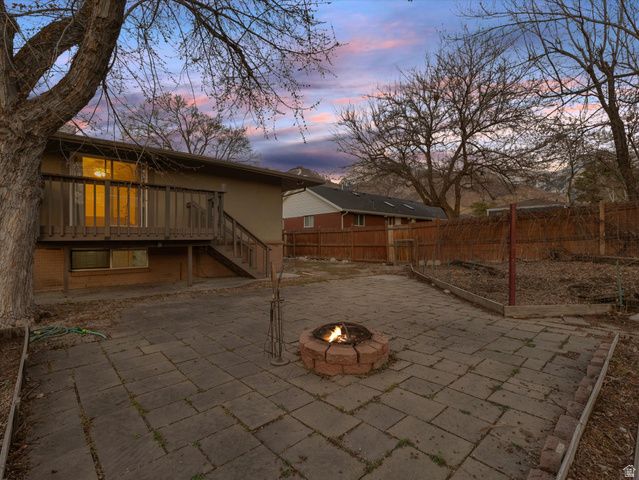 8698 S ALTA CANYON DR, Sandy, UT 84093