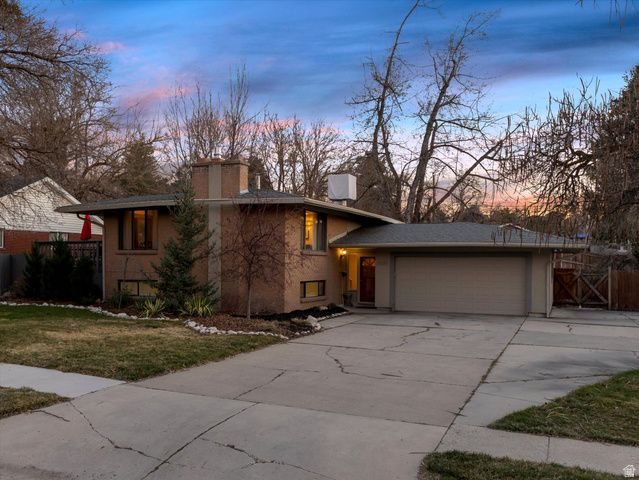 8698 S ALTA CANYON DR, Sandy, UT 84093