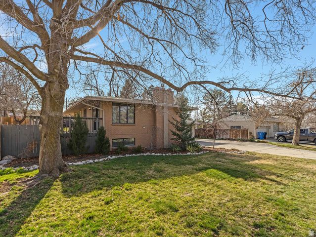 8698 S ALTA CANYON DR, Sandy, UT 84093