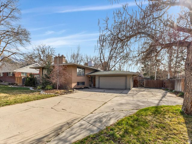 8698 S ALTA CANYON DR, Sandy, UT 84093