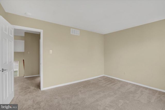 32 CRAIG CT, Newtown, PA 18940