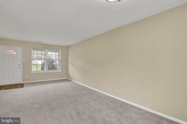 32 CRAIG CT, Newtown, PA 18940