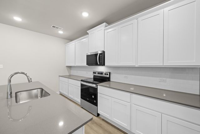 236 Wagon Spoke Way 17, Fort Worth, TX 76120