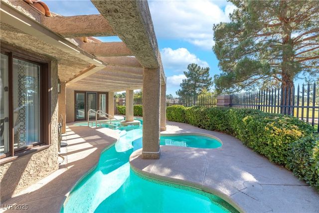 7283 Mission Hills Drive, Las Vegas, NV 89113