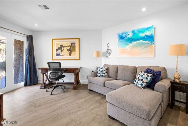 7283 Mission Hills Drive, Las Vegas, NV 89113