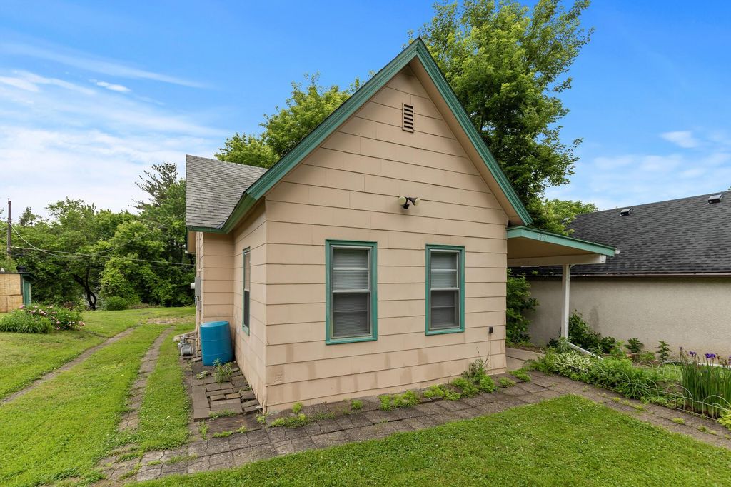 377 Winona Street E, Saint Paul, MN 55107 — photo 2