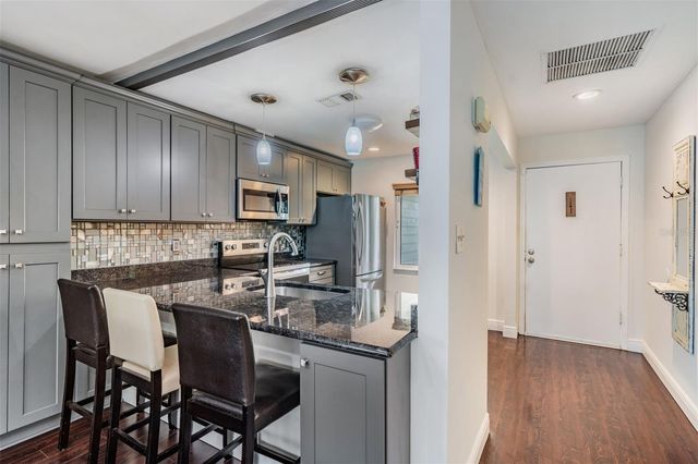 637 DRAKE LANE N, Dunedin, FL 34698