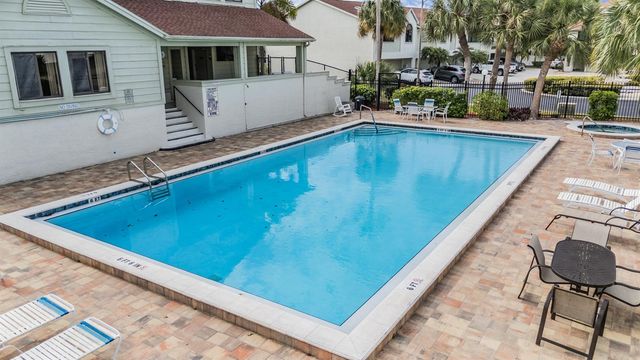 637 DRAKE LANE N, Dunedin, FL 34698