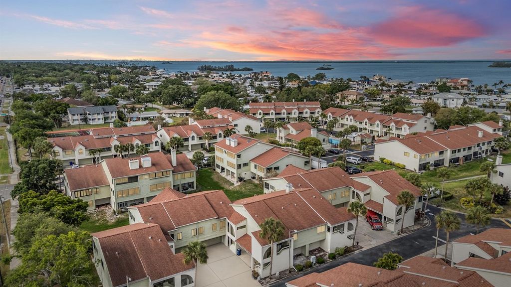 637 DRAKE LANE N, Dunedin, FL 34698