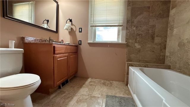 3123 West Boulevard, Cleveland, OH 44111