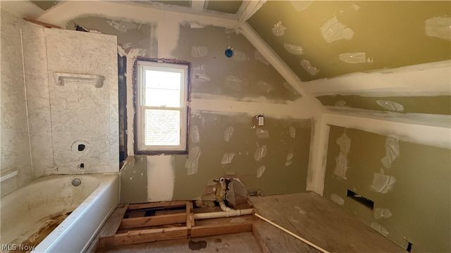 3123 West Boulevard, Cleveland, OH 44111