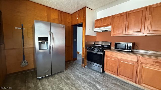 3123 West Boulevard, Cleveland, OH 44111