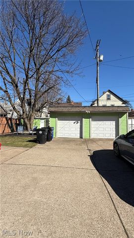 3123 West Boulevard, Cleveland, OH 44111