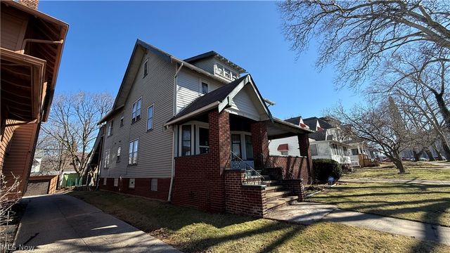 3123 West Boulevard, Cleveland, OH 44111