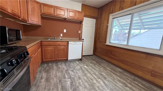 3123 West Boulevard, Cleveland, OH 44111