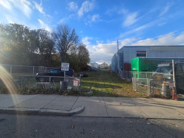 51 Ceylon St, Boston, MA 02121