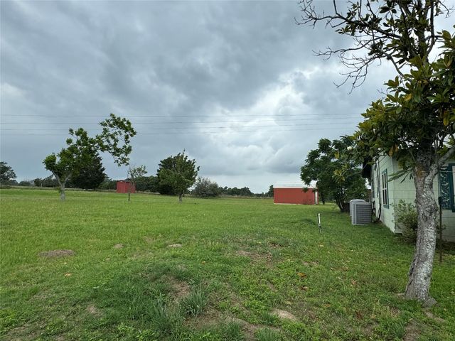 2668 Fm 529, Bellville, TX 77418