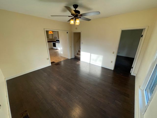 208 4th Street, Plainwell, MI 49080