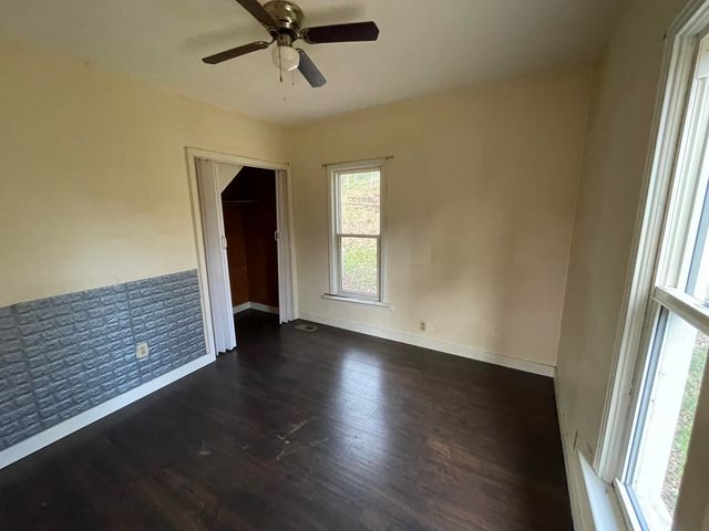 208 4th Street, Plainwell, MI 49080