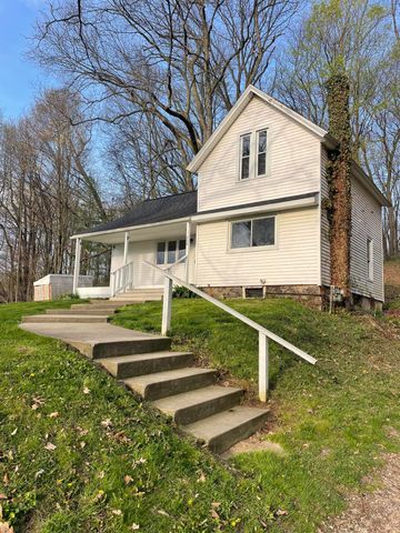 208 4th Street, Plainwell, MI 49080