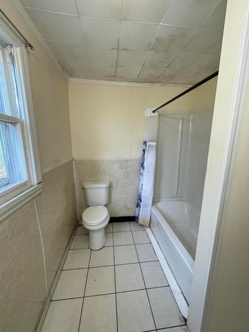 208 4th Street, Plainwell, MI 49080